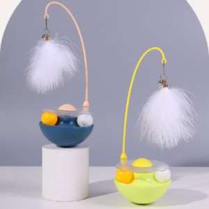 Игрушка для кошек неваляшка Трек с шариками 2шт d=2.5см (мята/пластик) и дразнилкой Перо 8см, микс